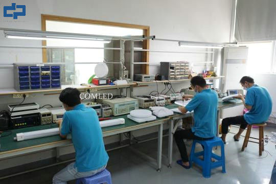 Shenzhen COMLED electronic Technology Co.,ltd Produktionslinie des Herstellers
